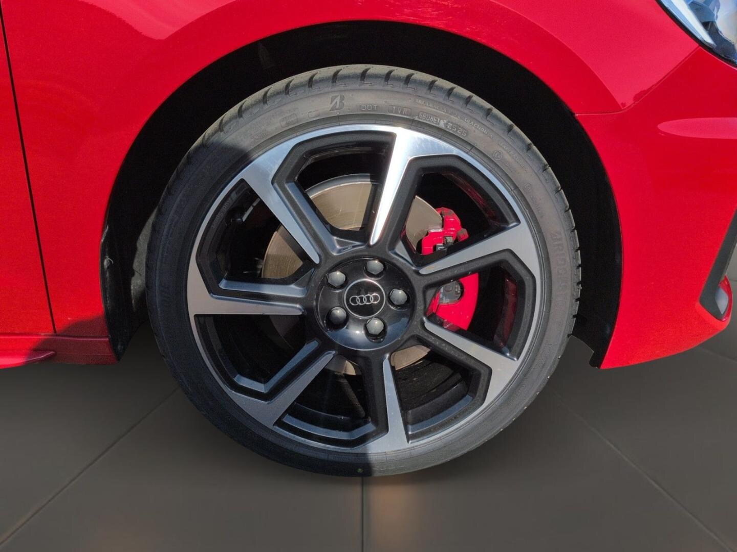 Bild über Audi A1 Sportback S line 40 TFSI S tronic - für weitere Informationen kontaktieren Sie den Audi Partner
