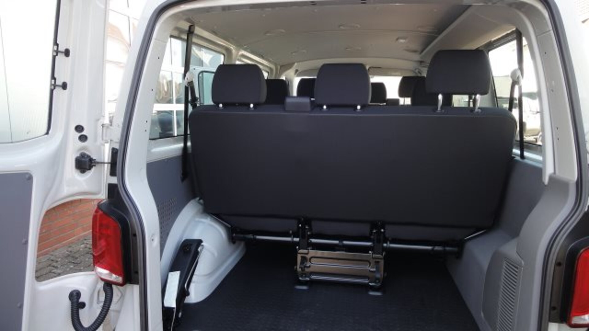 Volkswagen T6.1 Transporter Kombi kurzer Radstand