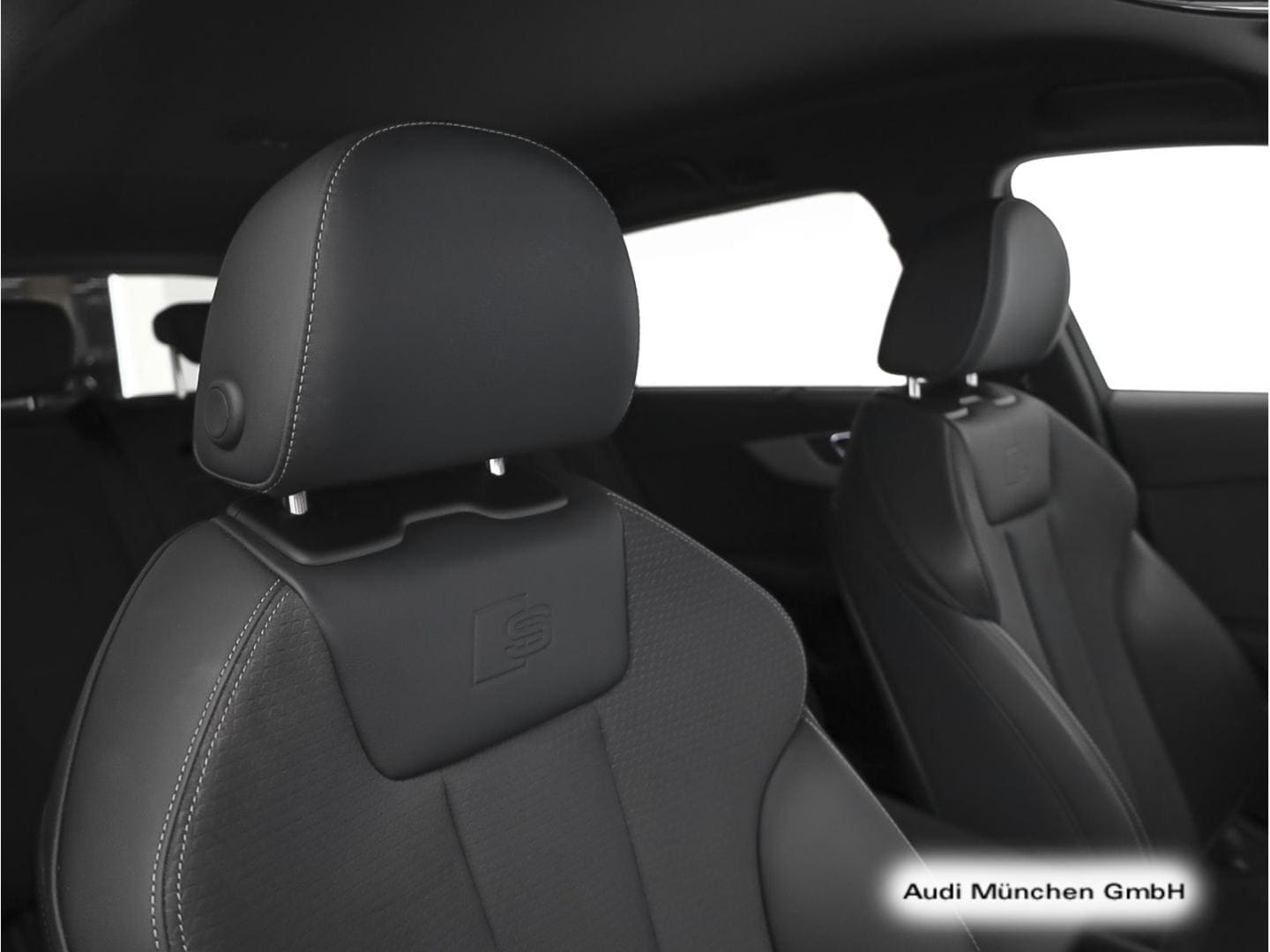 Bild über Audi A4 Avant S line 40 TFSI S tronic - für weitere Informationen kontaktieren Sie den Audi Partner