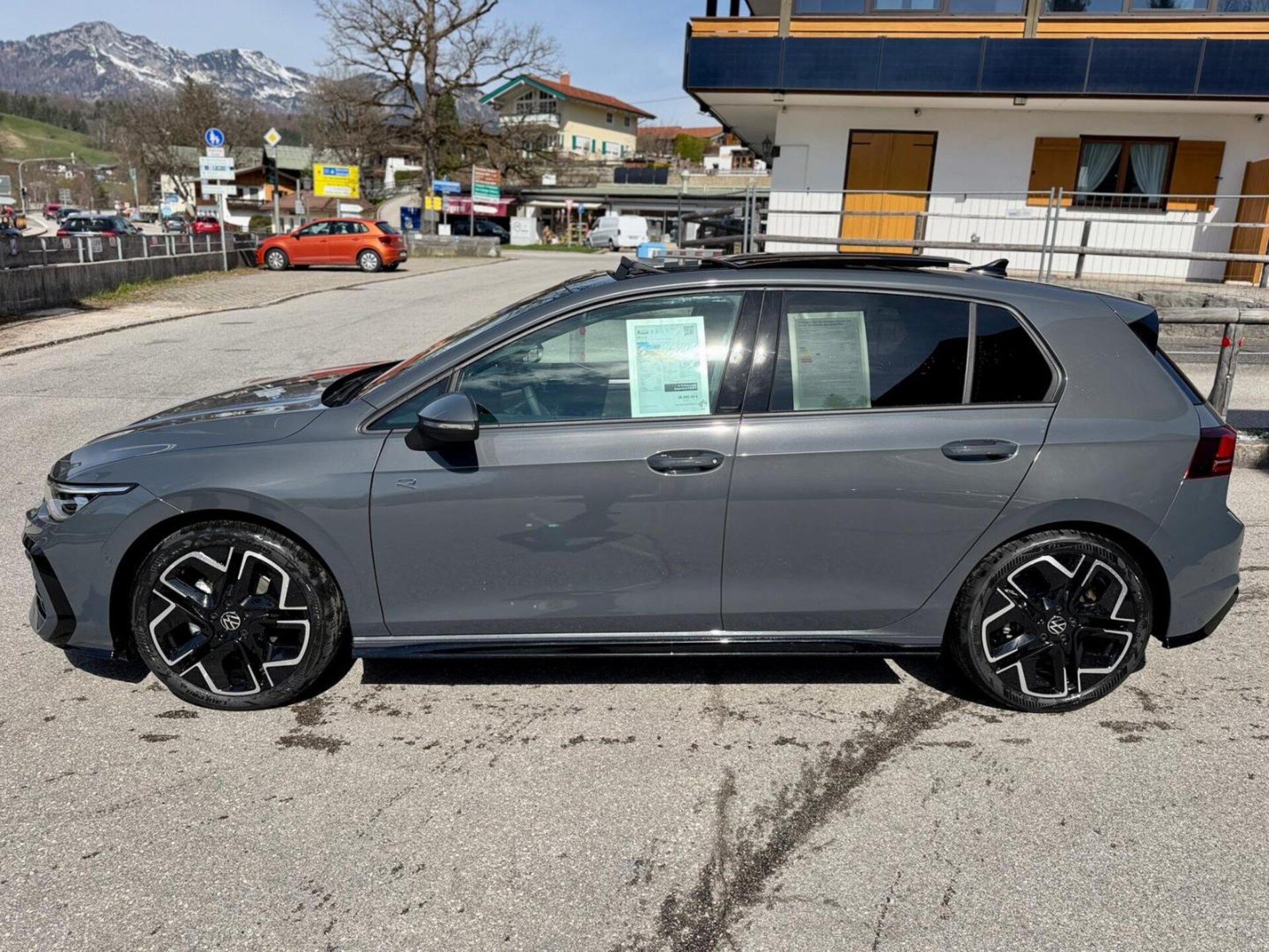 Volkswagen Golf R-Line