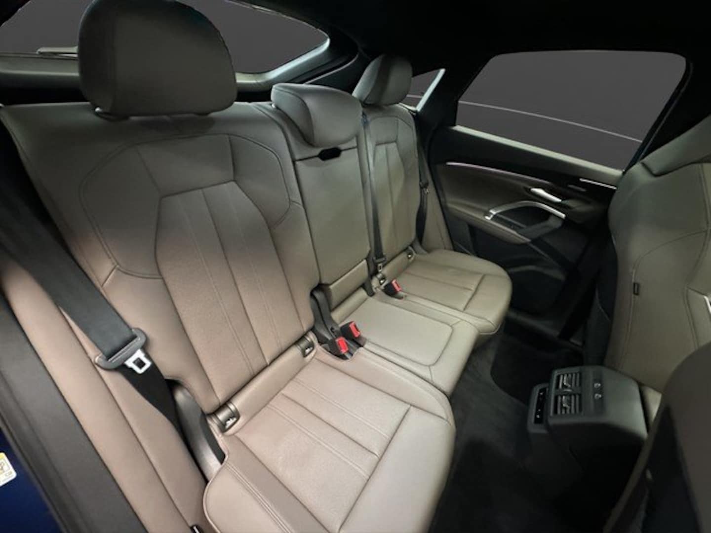 Bild über Audi Q5 Sportback TDI quattro 150 kW S tronic - für weitere Informationen kontaktieren Sie den Audi Partner