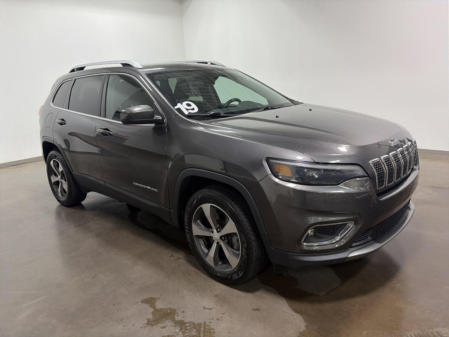 Used 2019 Jeep Cherokee Limited with VIN 1C4PJMDX9KD345274 for sale in Hollidaysburg, PA