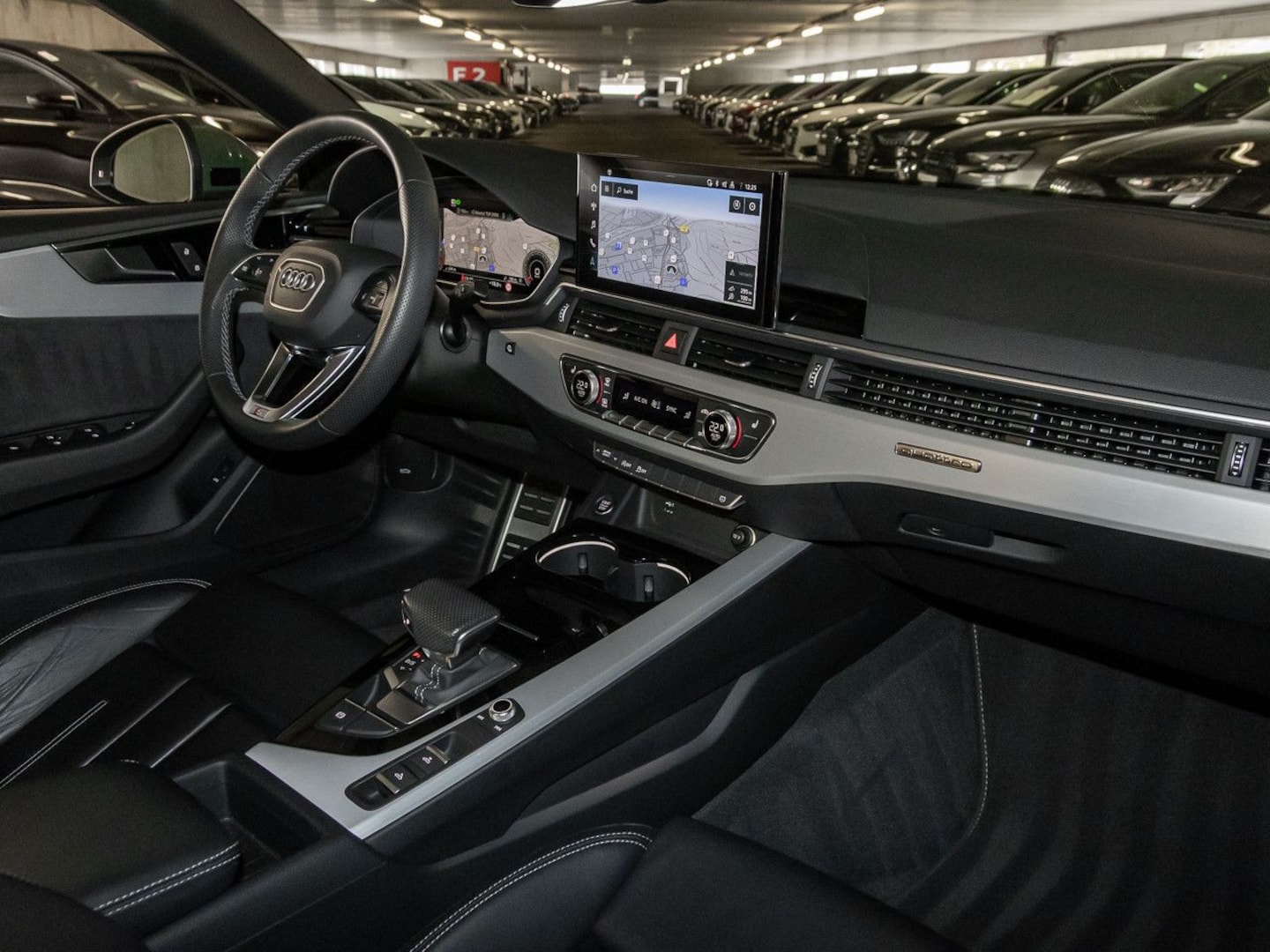 Bild über Audi A5 Cabriolet S line 45 TFSI quattro S tronic - für weitere Informationen kontaktieren Sie den Audi Partner