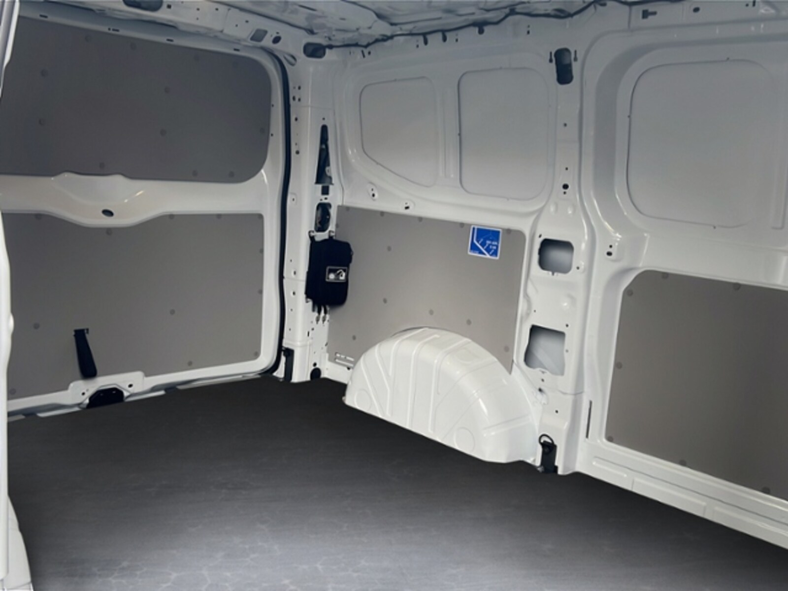 Volkswagen Transporter Kasten kurzer Radstand – Bild 14