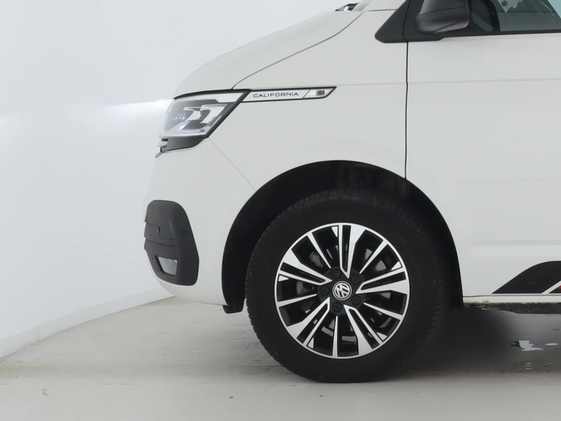 Volkswagen T6.1 California Beach