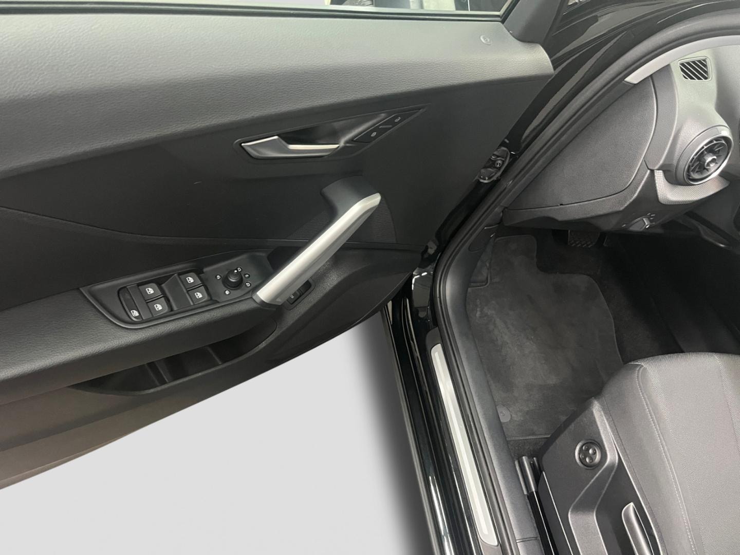 Bild über Audi Q2 advanced 35 TFSI S tronic - für weitere Informationen kontaktieren Sie den Audi Partner