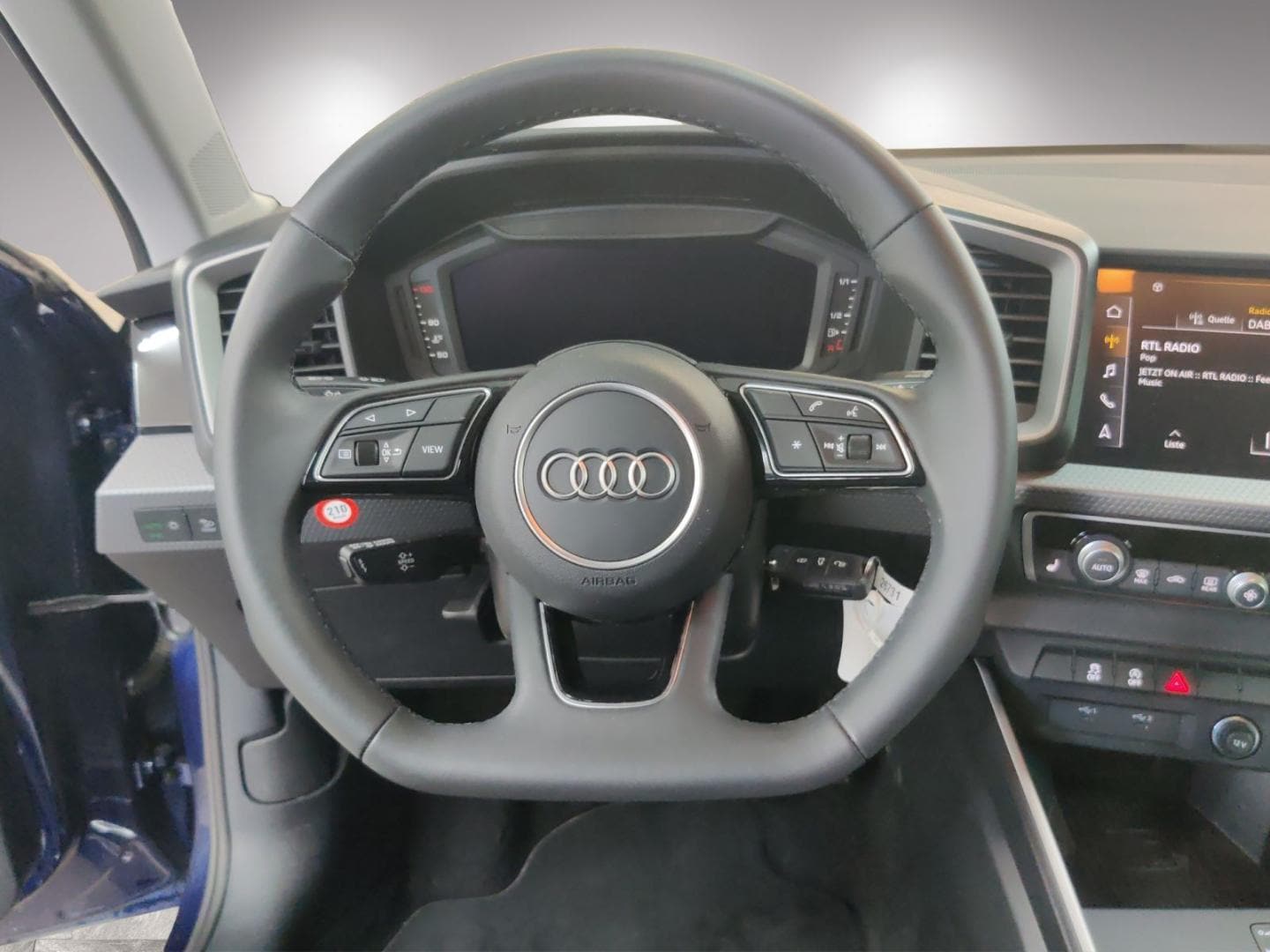 Bild über Audi A1 Sportback S line 30 TFSI Schaltgetriebe - für weitere Informationen kontaktieren Sie den Audi Partner