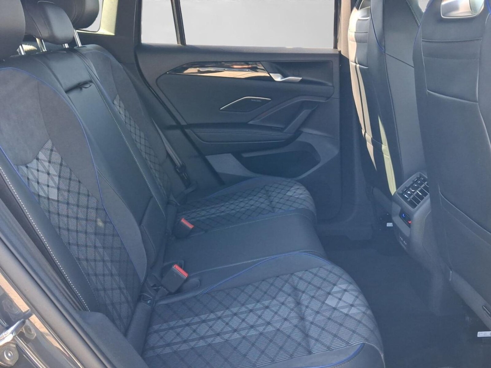 Volkswagen Tiguan – Bild 6