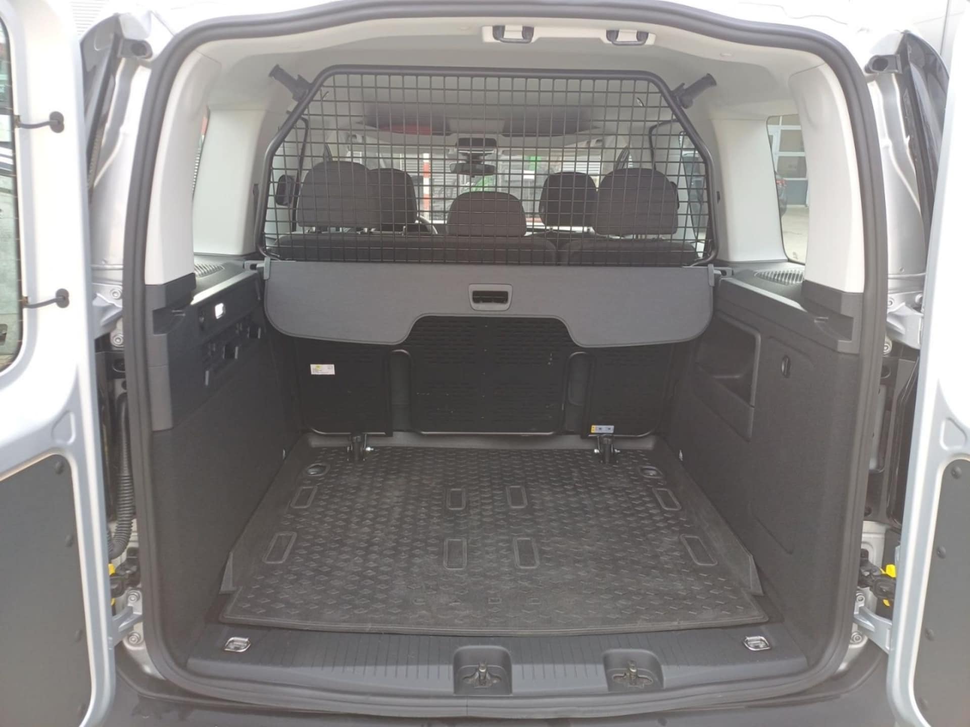 Volkswagen Caddy Basis-Modell