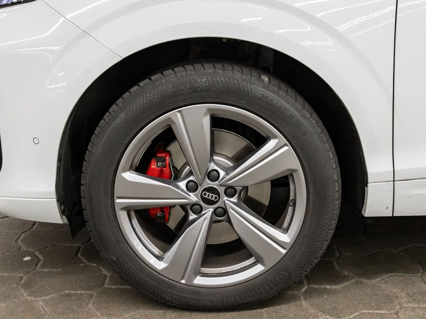 Bild über Audi Q3 SUV TFSI quattro 195 kW S tronic - für weitere Informationen kontaktieren Sie den Audi Partner