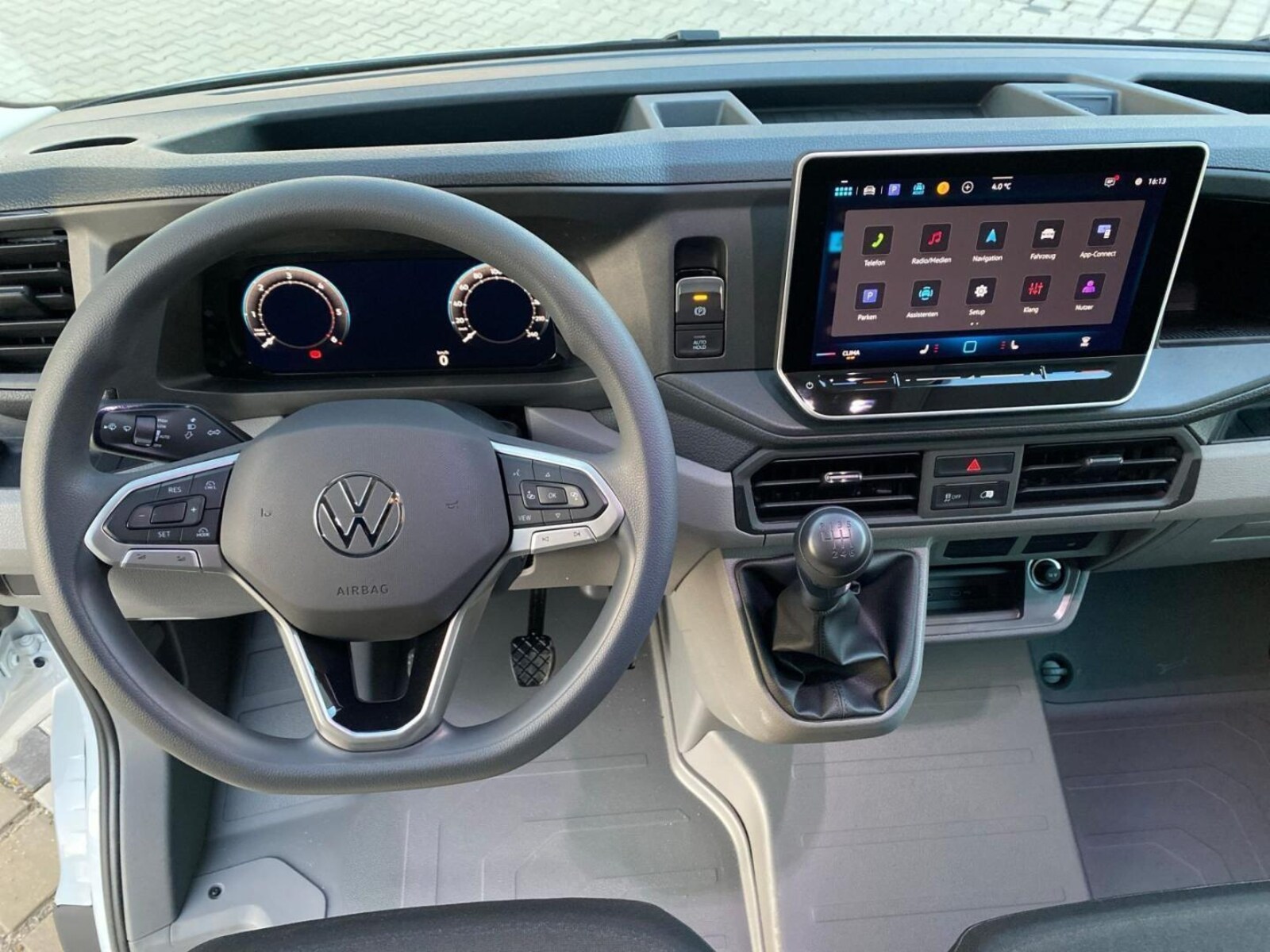 Volkswagen Crafter Kasten mittlerer Radstand – Bild 8