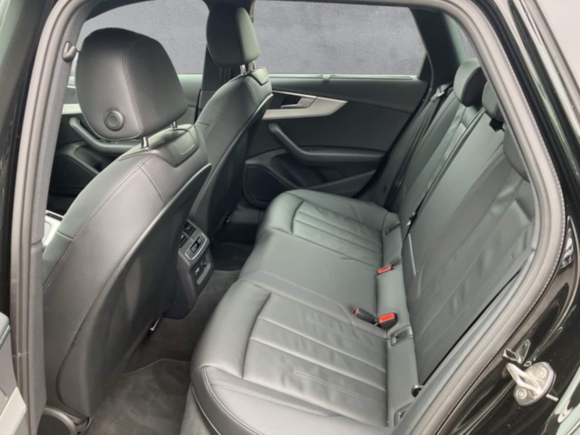 Audi A4 Avant S line
