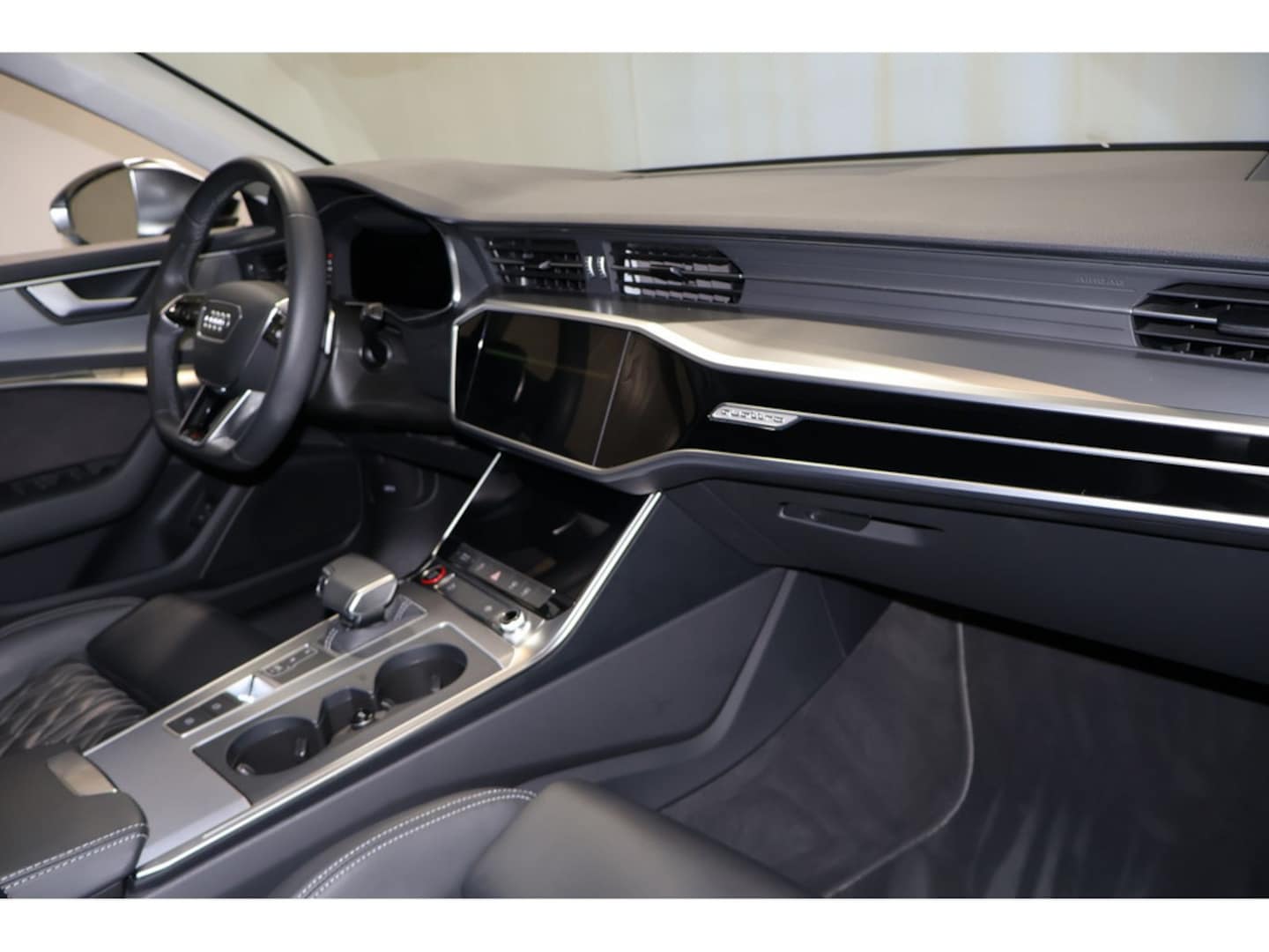 Bild über Audi S6 Avant TDI quattro tiptronic - für weitere Informationen kontaktieren Sie den Audi Partner