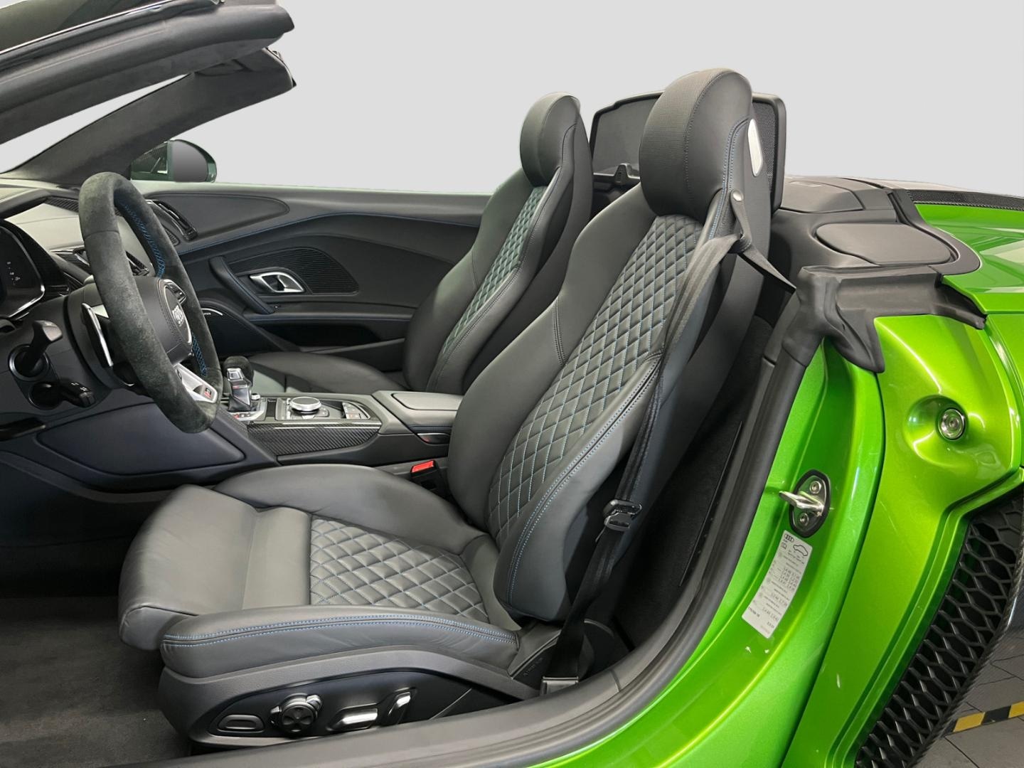 Bild über Audi R8 Spyder FSI quattro S tronic - für weitere Informationen kontaktieren Sie den Audi Partner