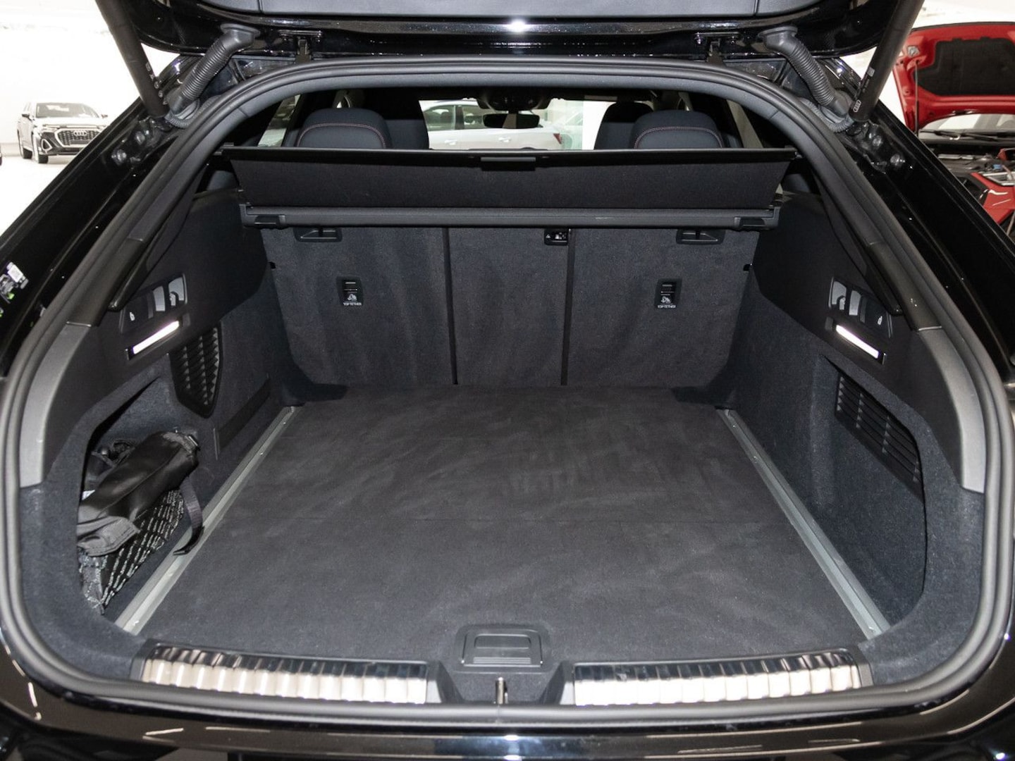 Bild über Audi A6 Avant TFSI quattro 270 kW S tronic - für weitere Informationen kontaktieren Sie den Audi Partner