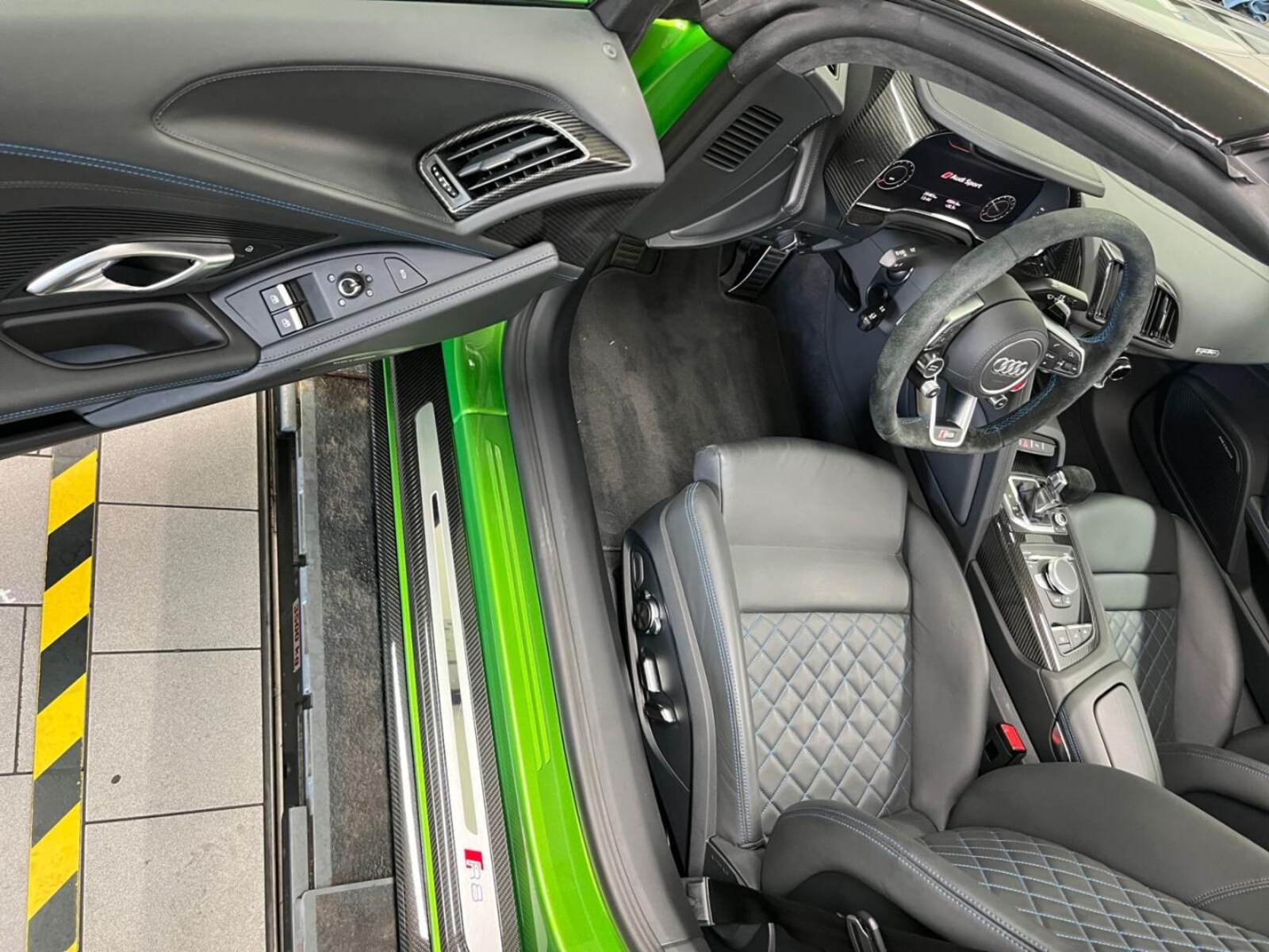 Audi R8 Spyder V10 performance quattro – Bild 13