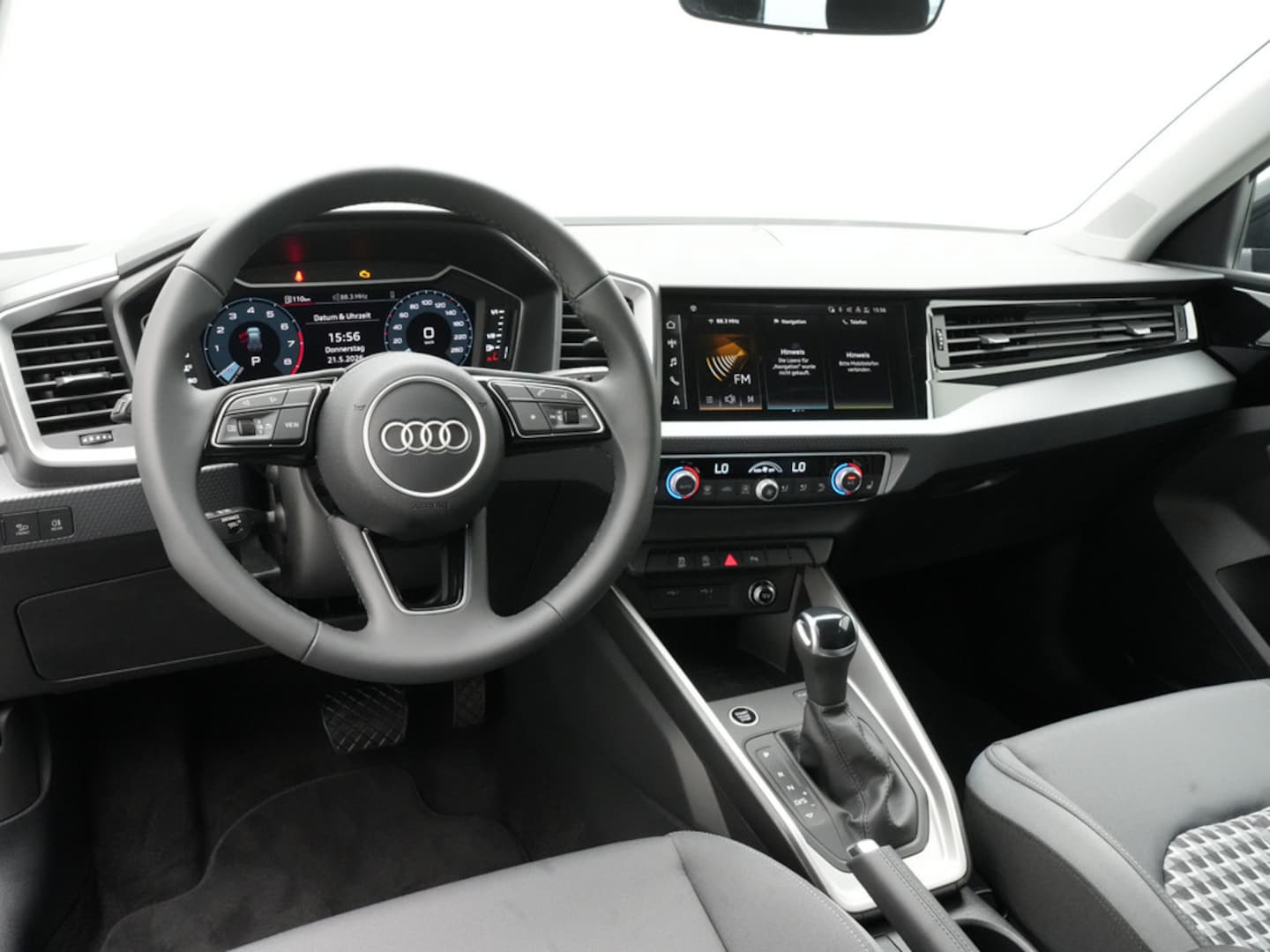 Bild über Audi A1 Sportback S line 35 TFSI S tronic - für weitere Informationen kontaktieren Sie den Audi Partner