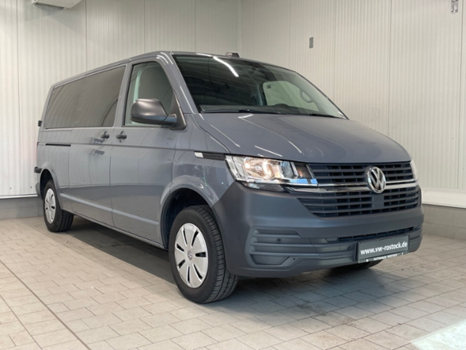 Volkswagen T6.1 Transporter Kombi langer Radstand
