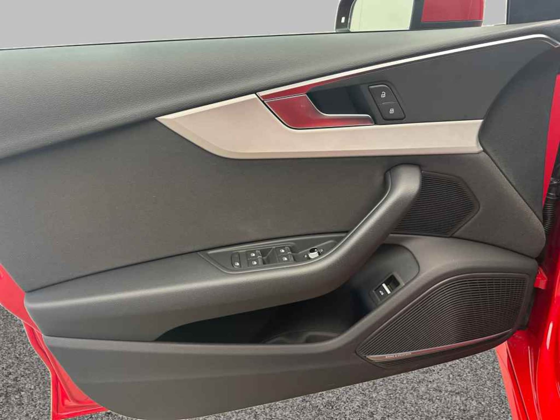 Audi A4 Avant S line