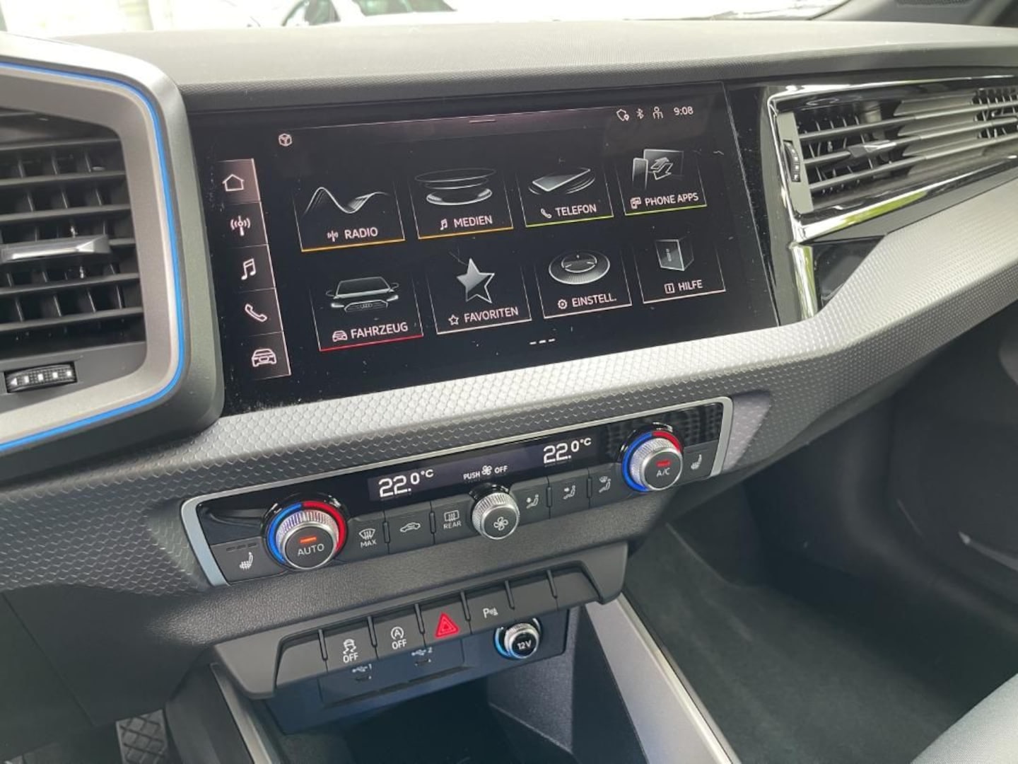 Bild über Audi A1 Sportback S line 30 TFSI S tronic - für weitere Informationen kontaktieren Sie den Audi Partner