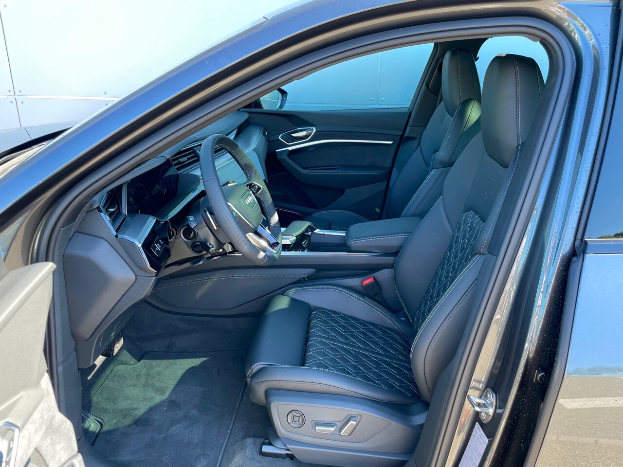Image about Audi e-tron S Sportback e-tron S Sportback 370,00 kW