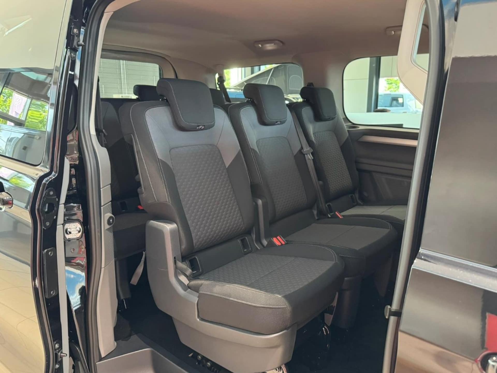 Volkswagen e-Caravelle Life