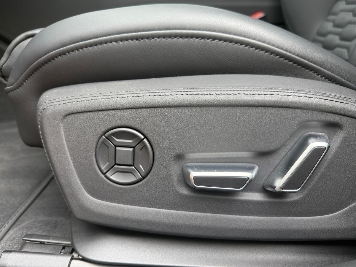 Image about Audi RS 6 Avant performance quattro tiptronic