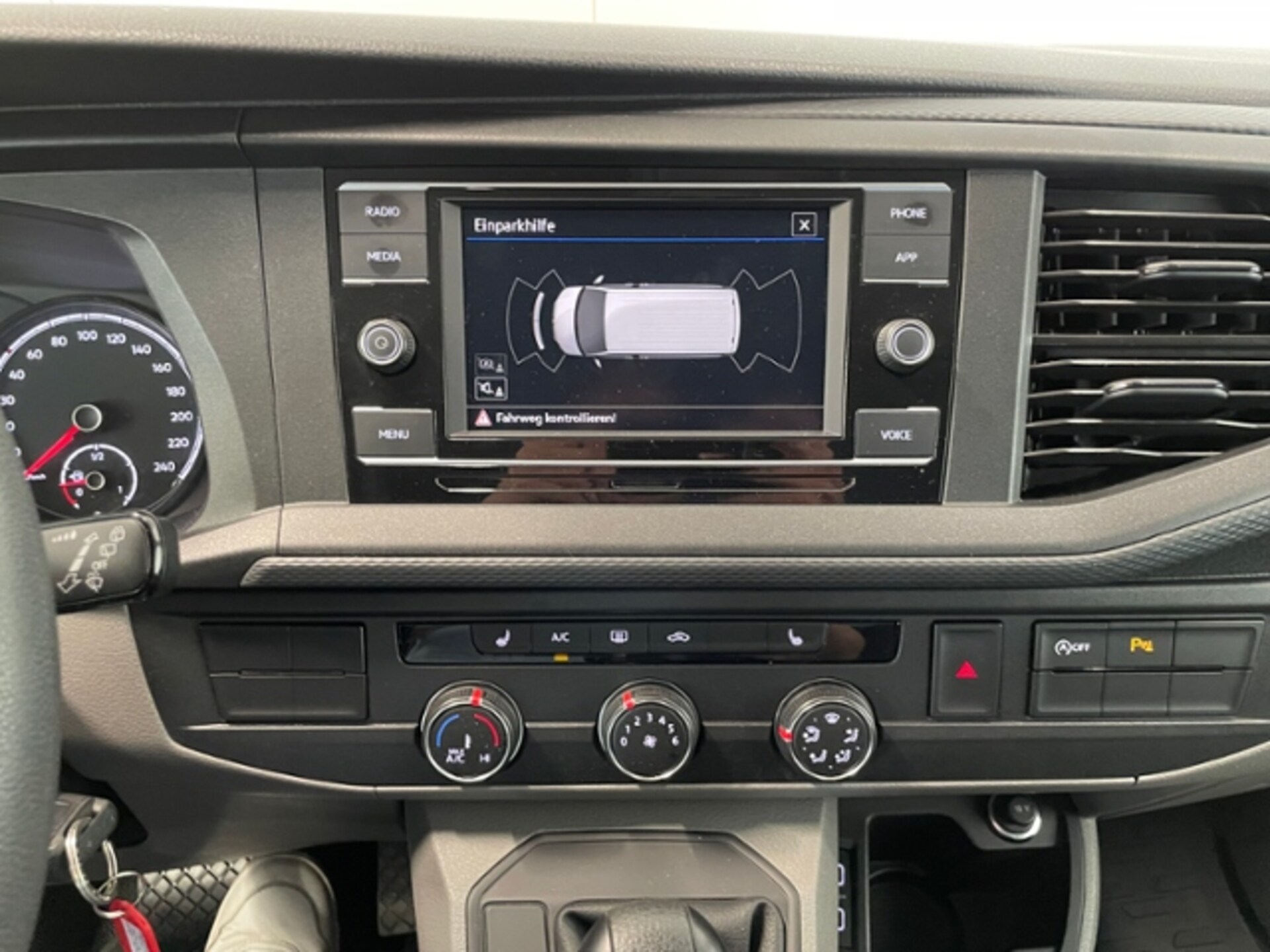 Volkswagen T6.1 Transporter Kombi langer Radstand
