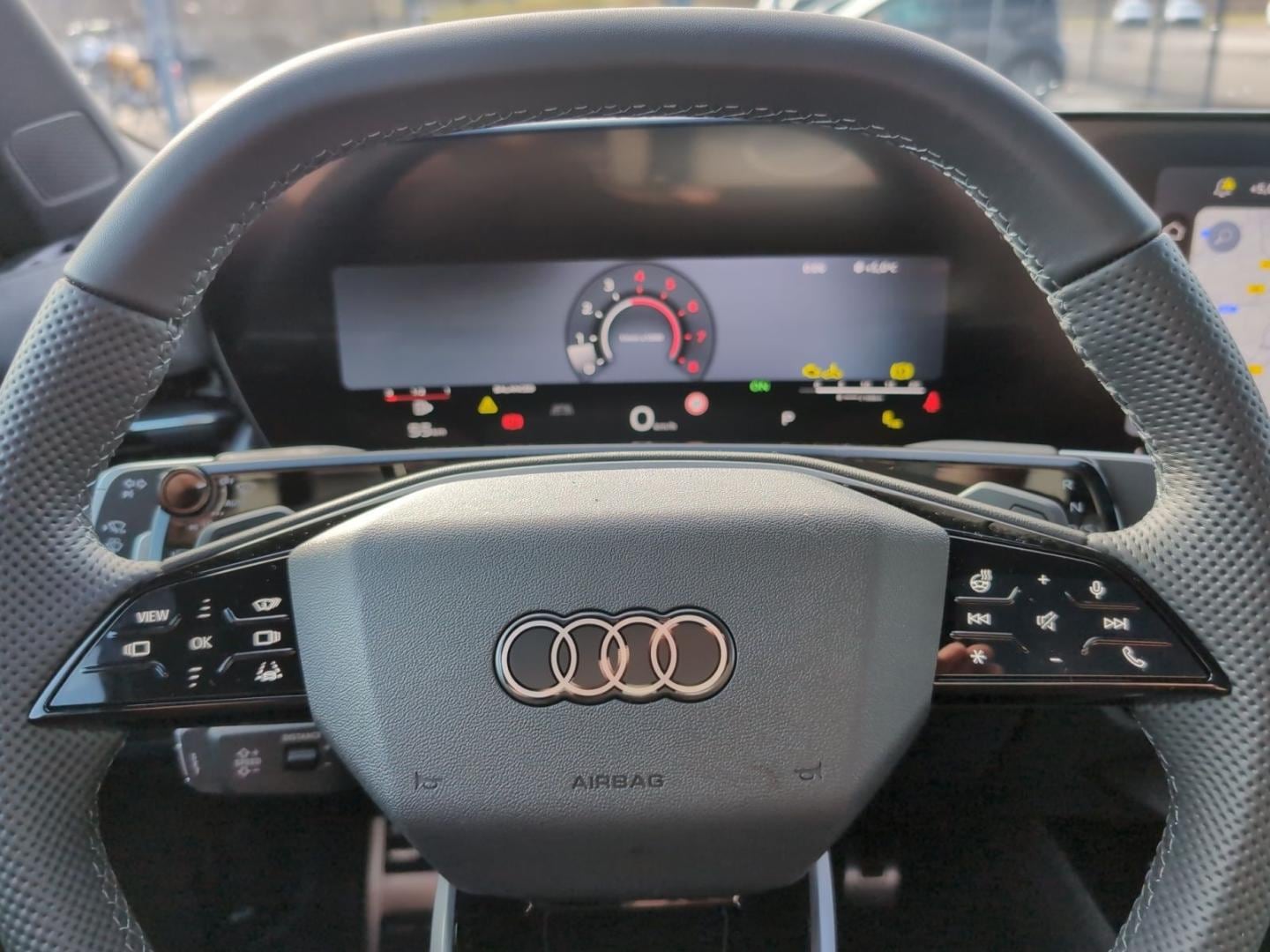 Bild über Audi Q3 SUV TFSI quattro 195 kW S tronic - für weitere Informationen kontaktieren Sie den Audi Partner