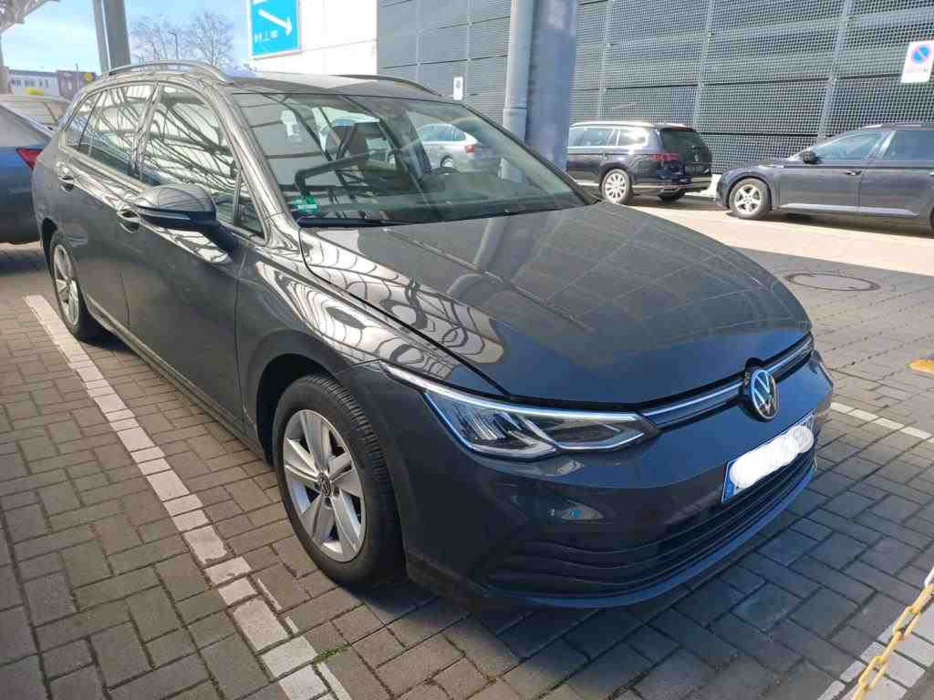Volkswagen Golf Variant Life