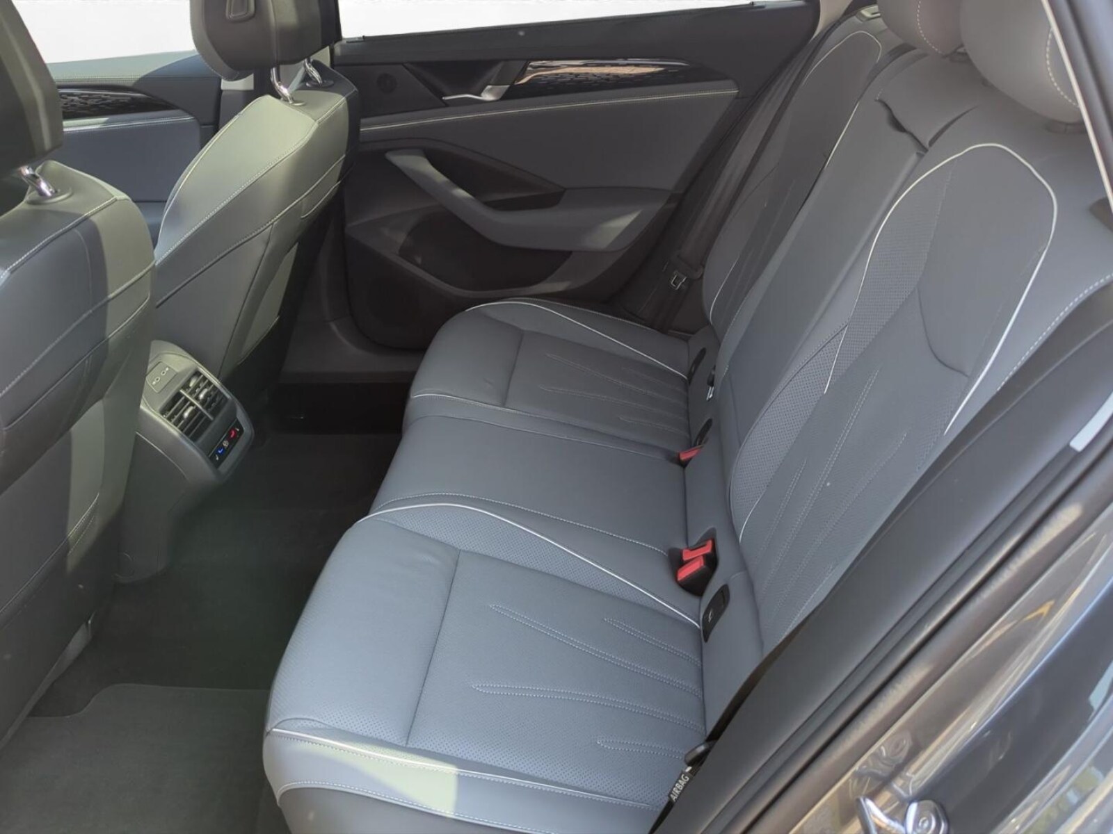 Volkswagen Passat – Bild 3