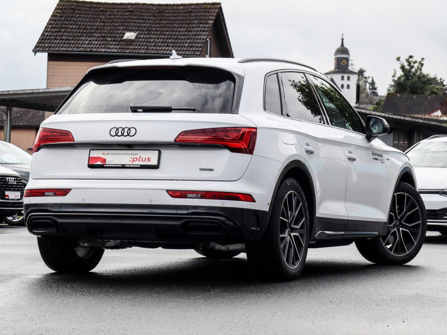 Bild über Audi Q5 TFSI e S line business 50 TFSI e quattro S tronic - für weitere Informationen kontaktieren Sie den Audi Partner
