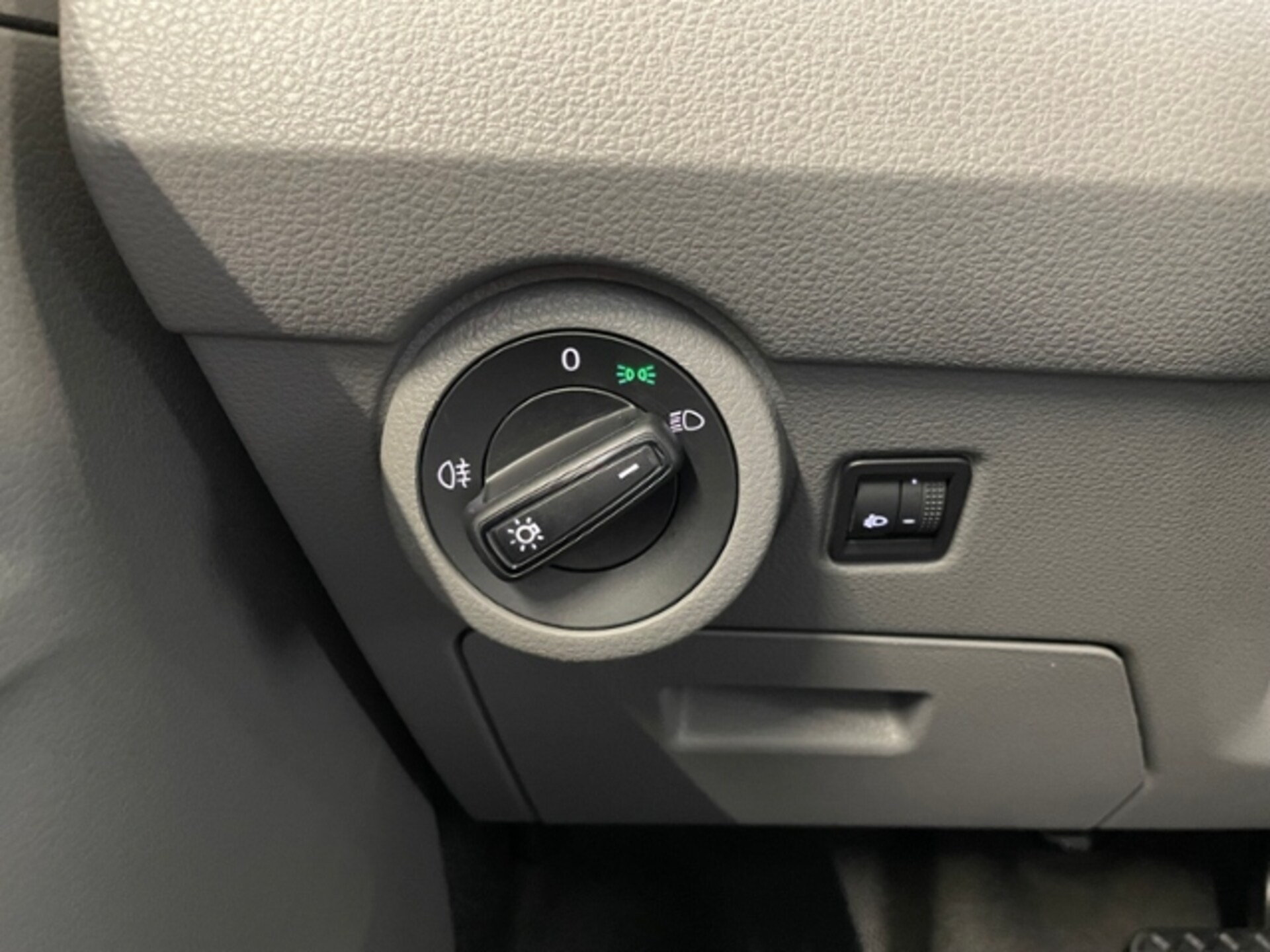 Volkswagen T6.1 Transporter Kombi langer Radstand