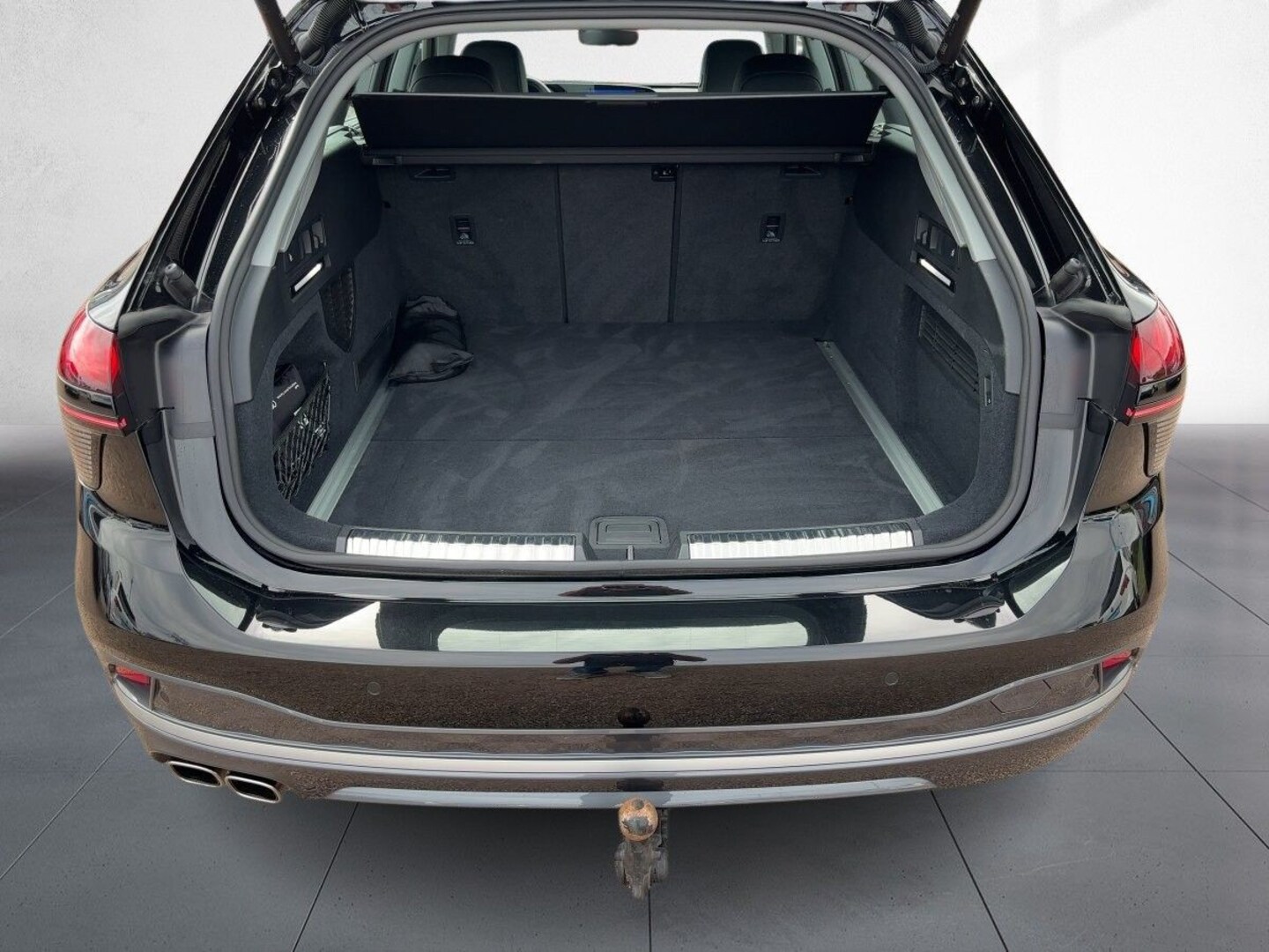 Bild über Audi A6 Avant TDI 150 kW S tronic - für weitere Informationen kontaktieren Sie den Audi Partner