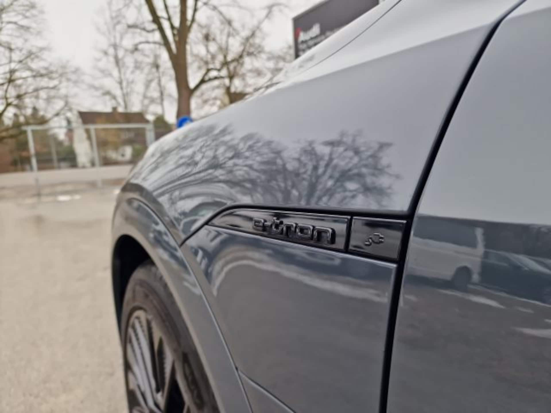 Audi Q8 Sportback e-tron S line