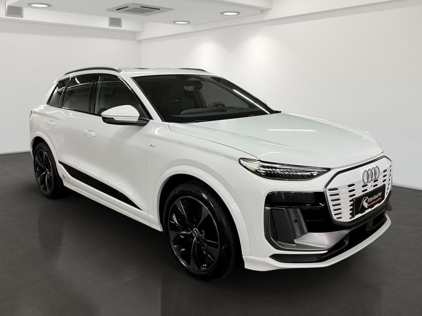 Bild über Audi Q6 SUV e-tron S line business e-tron performance 225 kW - für weitere Informationen kontaktieren Sie den Audi Partner