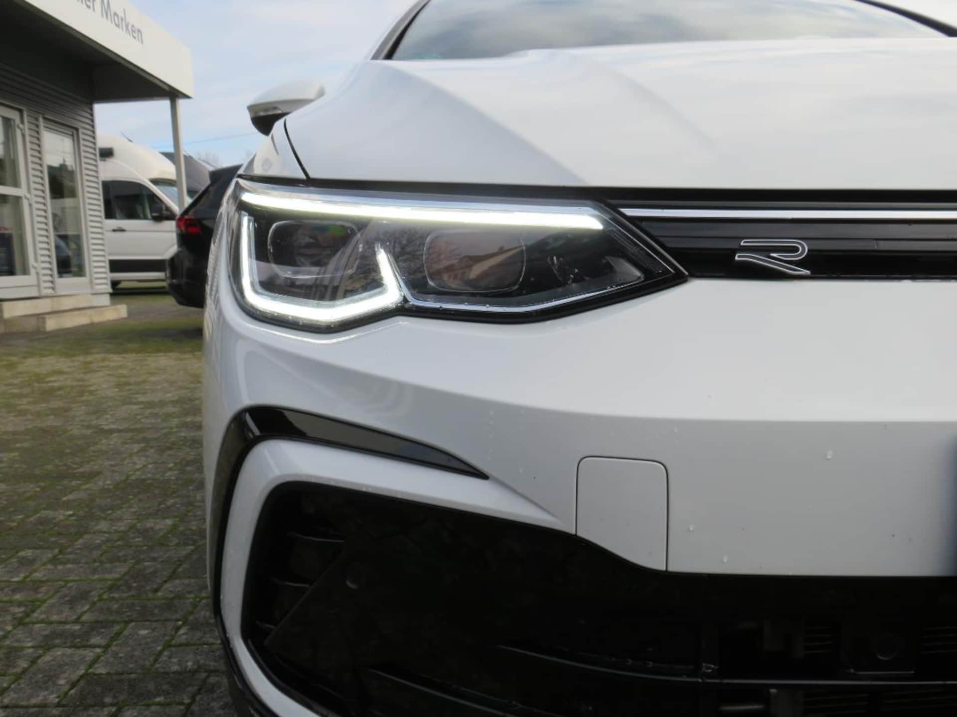 Volkswagen Golf R-Line