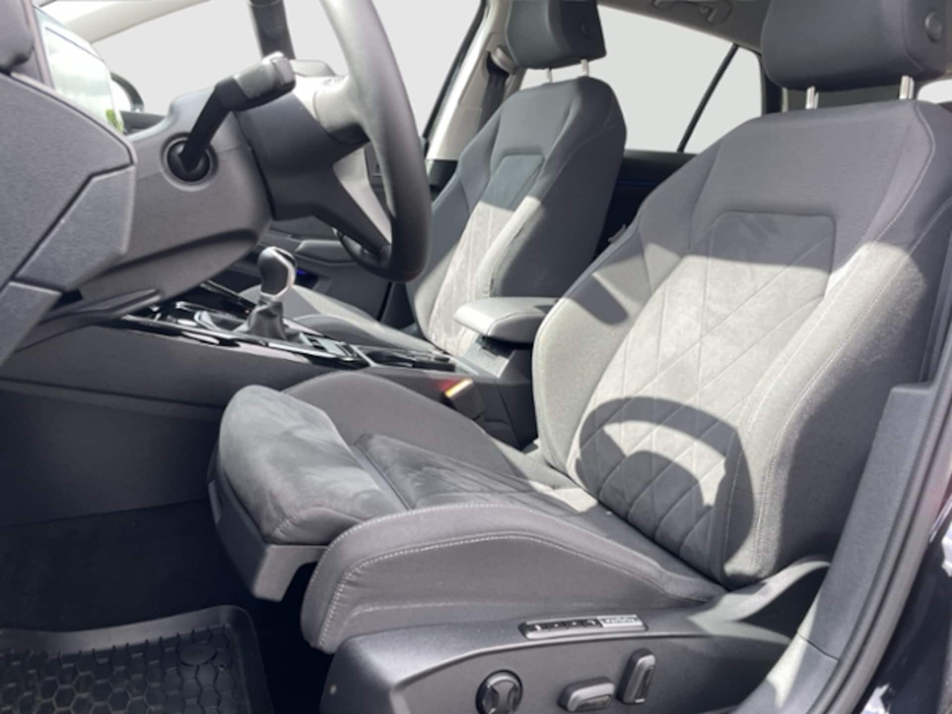 Volkswagen Golf Style