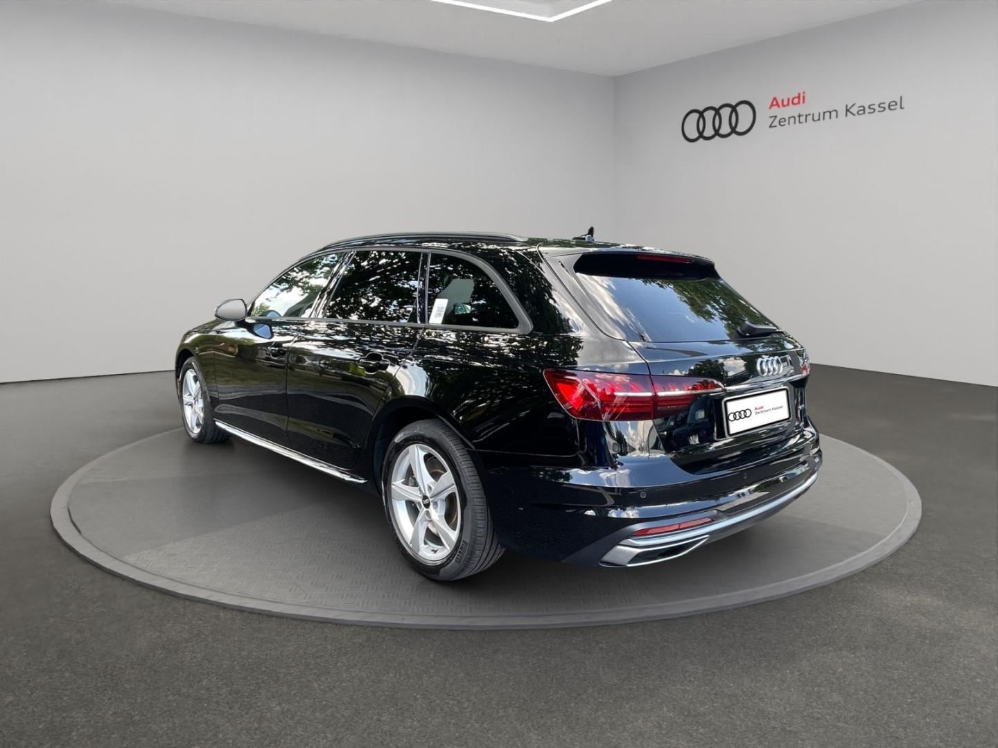 Bild über Audi A4 Avant advanced 50 TDI quattro tiptronic - für weitere Informationen kontaktieren Sie den Audi Partner
