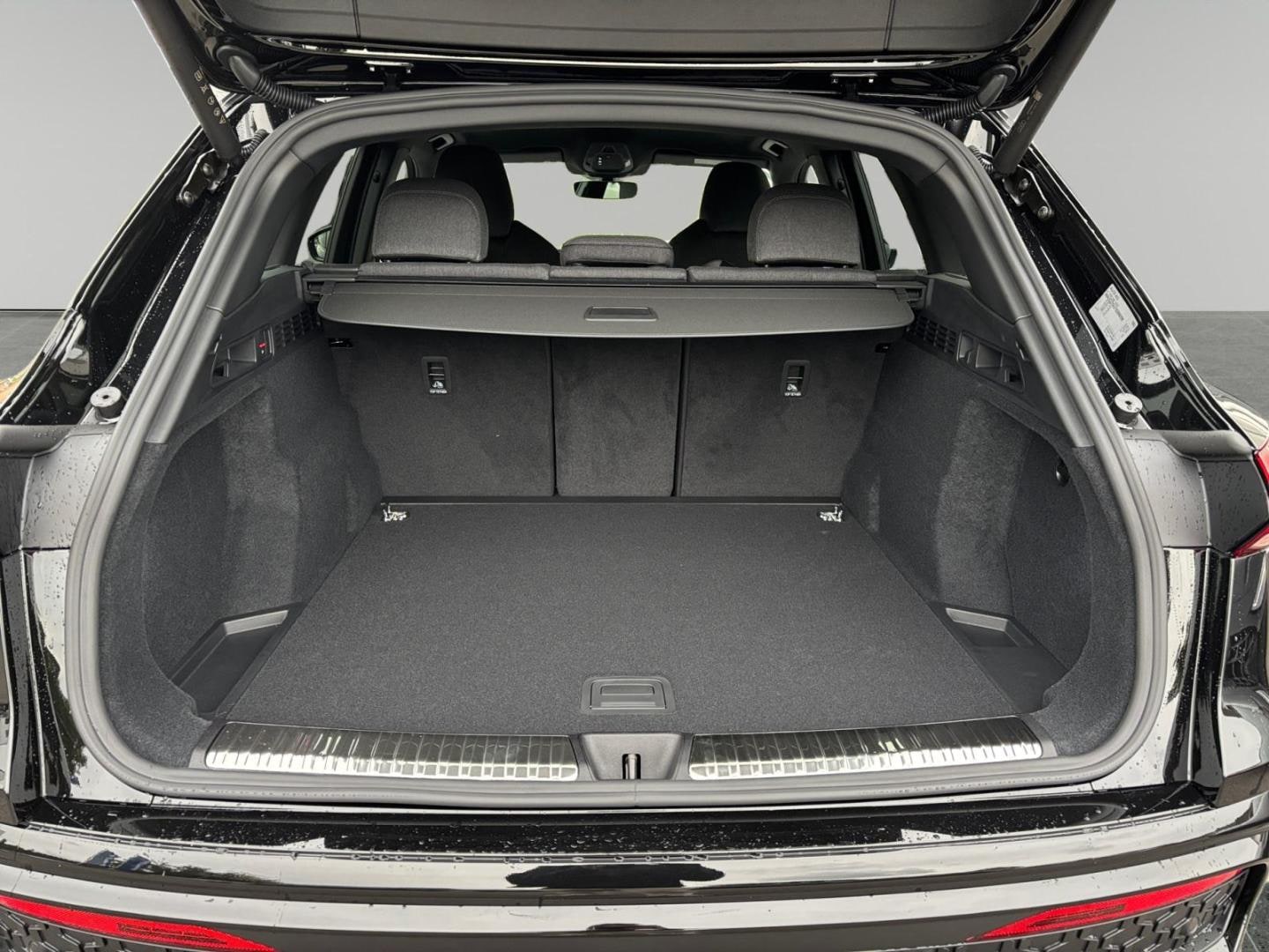 Bild über Audi Q5 SUV TDI quattro 150 kW S tronic - für weitere Informationen kontaktieren Sie den Audi Partner
