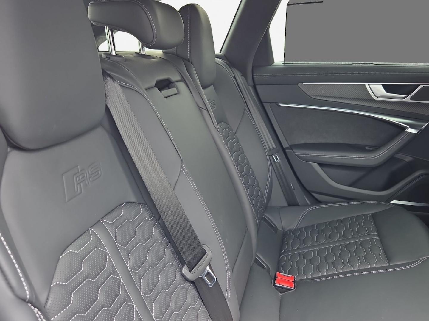 Bild über Audi RS 6 Avant TFSI quattro tiptronic - für weitere Informationen kontaktieren Sie den Audi Partner