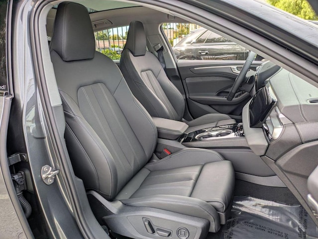 2026 Audi A6 Premium Plus - Photo 10