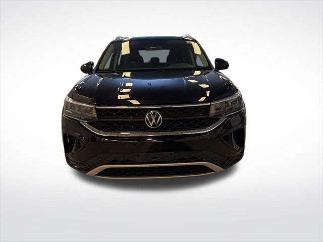 Used 2022 Volkswagen Taos SE with VIN 3VVWX7B22NM046092 for sale in Mohegan Lake, NY
