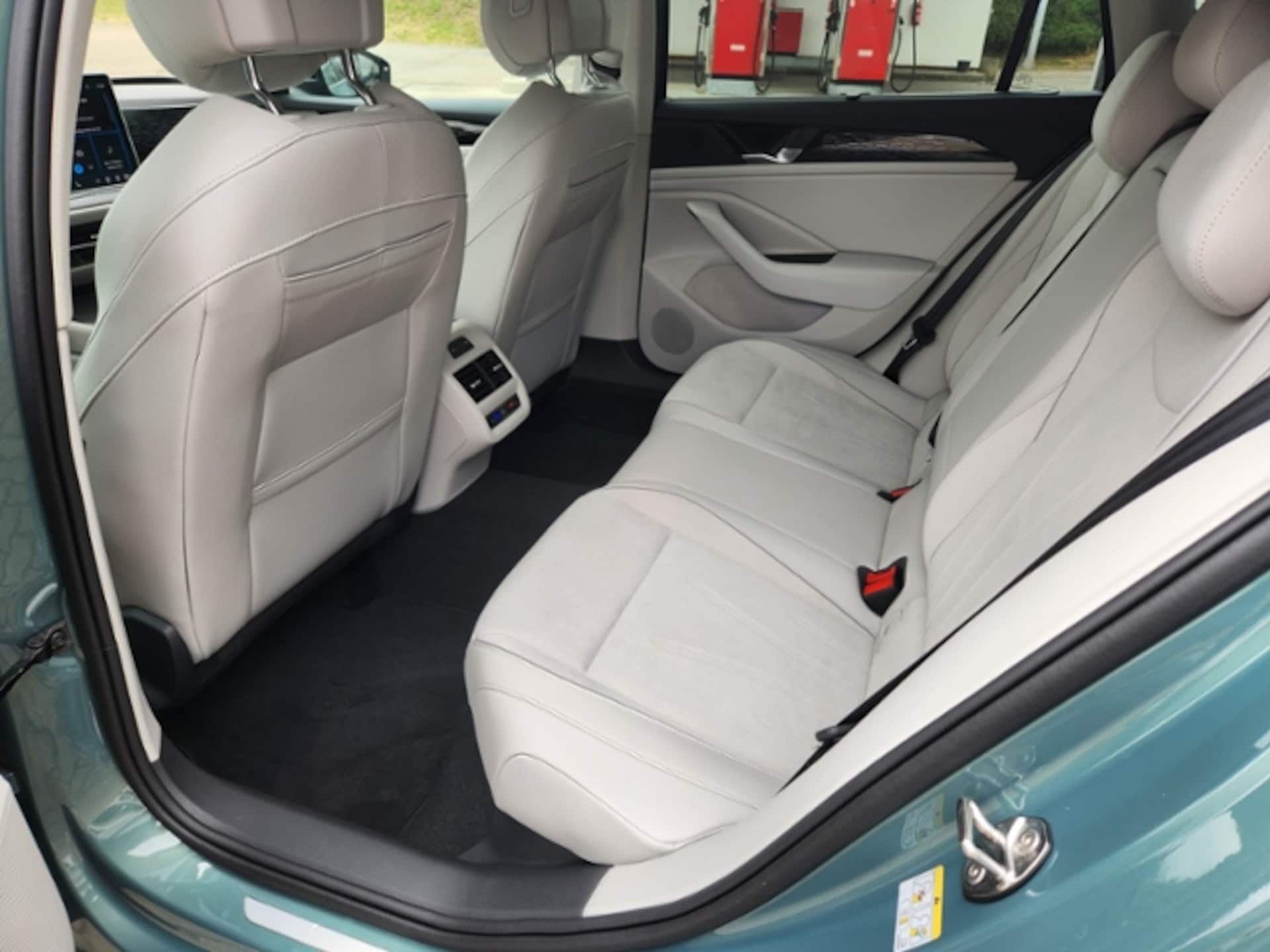Volkswagen Passat Elegance