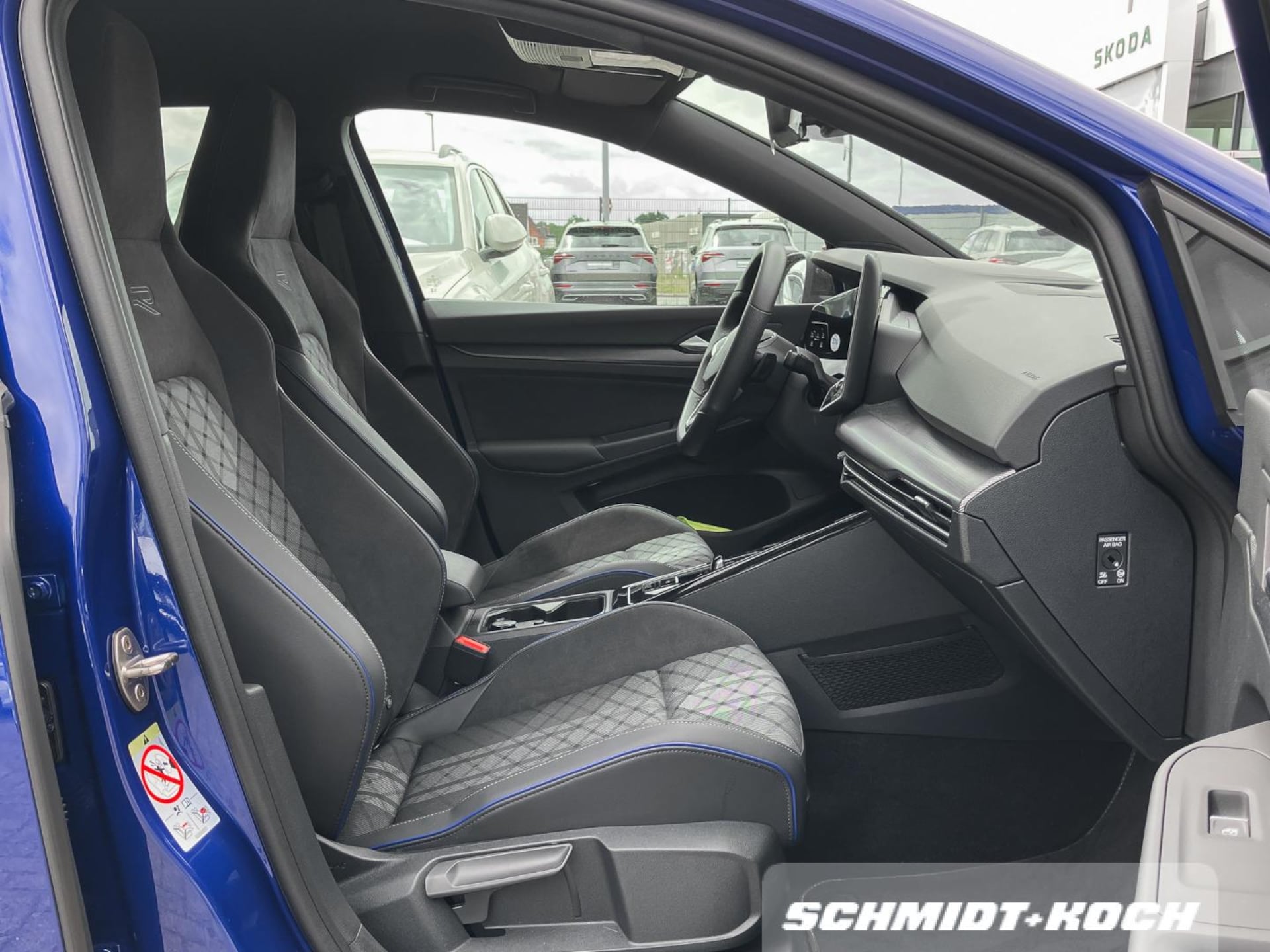 Volkswagen Golf R-Line