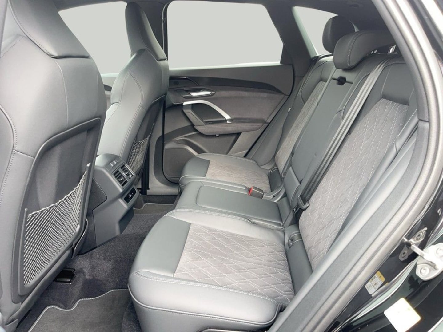 Bild über Audi Q5 SUV e-hybrid e-hybrid quattro 270 kW S tronic - für weitere Informationen kontaktieren Sie den Audi Partner