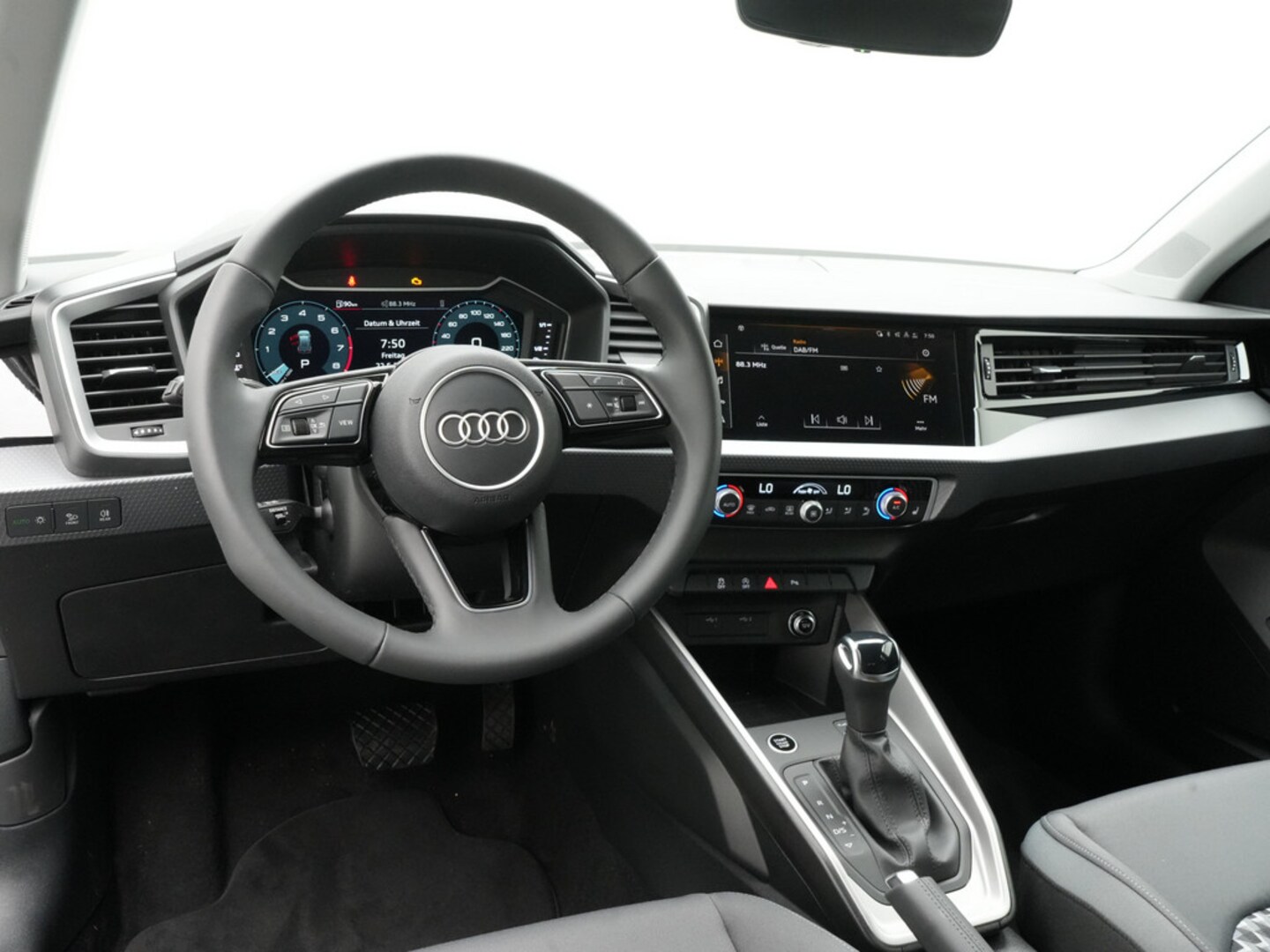 Bild über Audi A1 Sportback S line 35 TFSI S tronic - für weitere Informationen kontaktieren Sie den Audi Partner