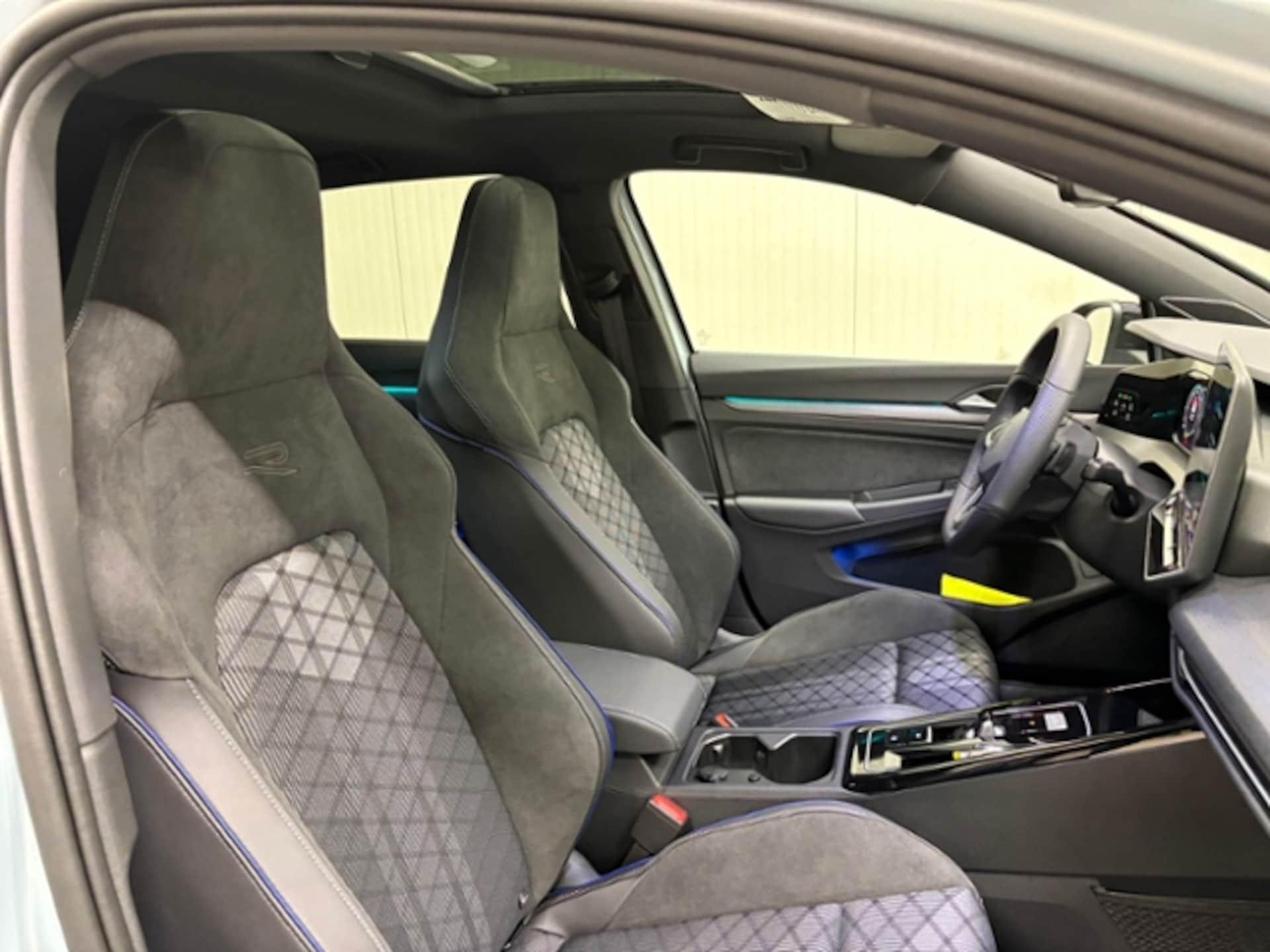 Volkswagen Golf R-Line