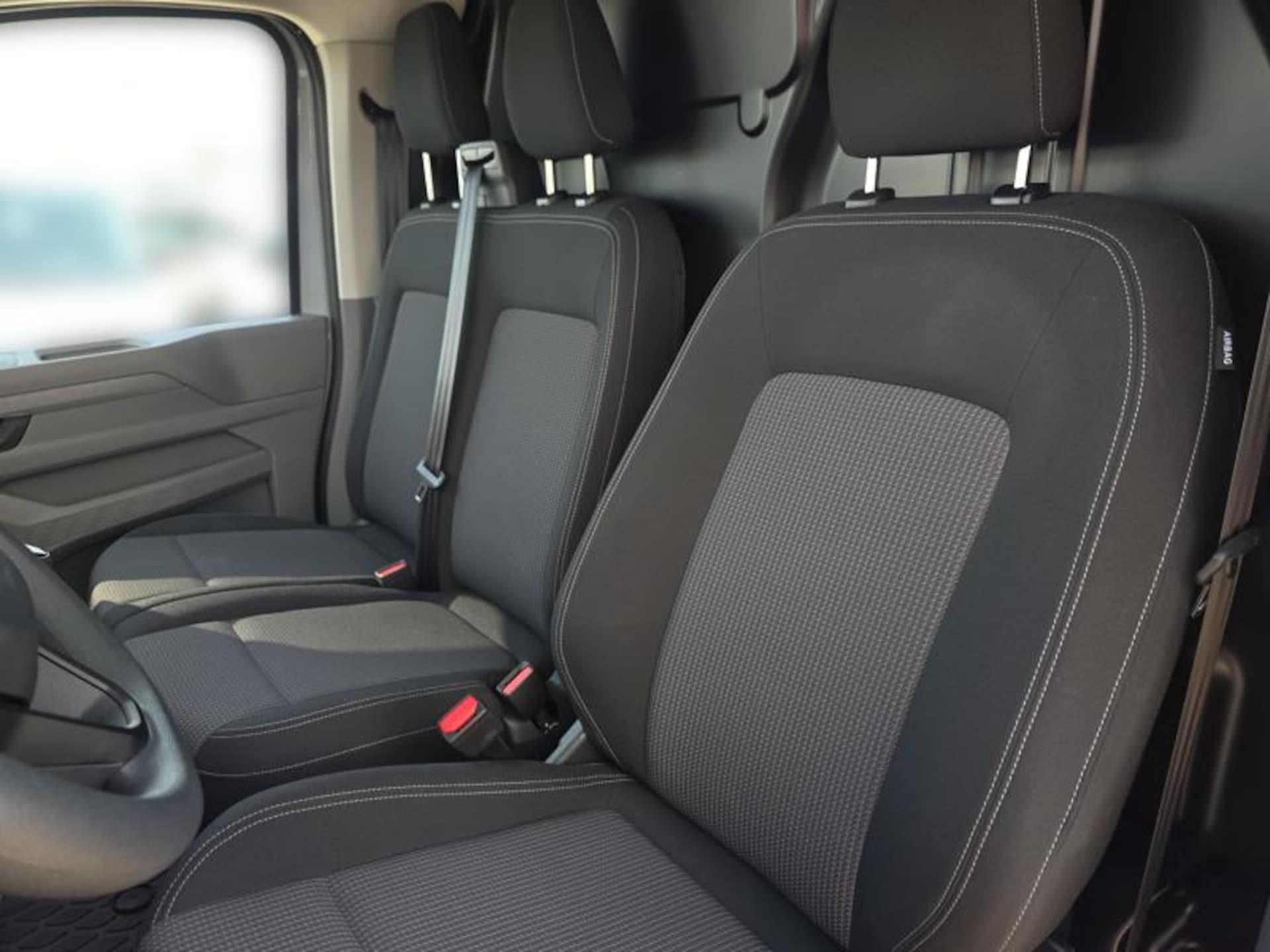 Volkswagen Transporter Furgon długi rozstaw osi