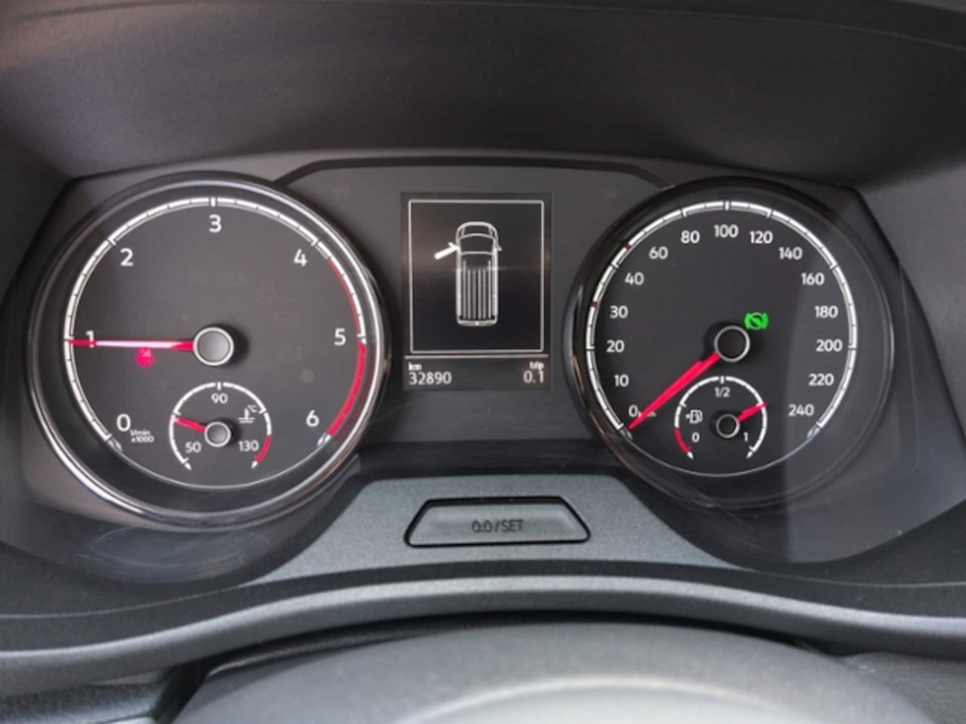 Volkswagen T6.1 Caravelle langer Radstand Trendline